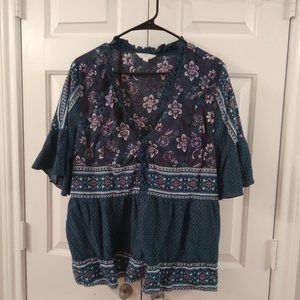 Short bell sleeve floral top